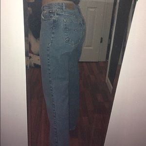 Tommy Hilfiger Medium Wash Straight Cut Jeans